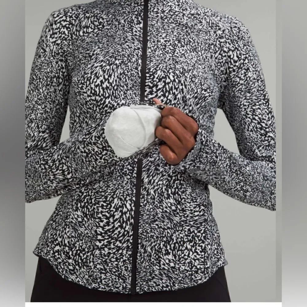 Lululemon InStill Jacket - Picture 6 of 10